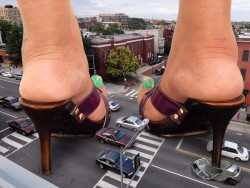 Gigantic Mistress Causes Traffic Jam and Crushes Cars