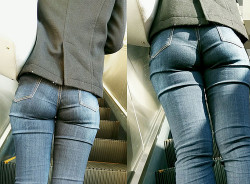 Tight Jeans Over Petite Asses Give Great VPLs