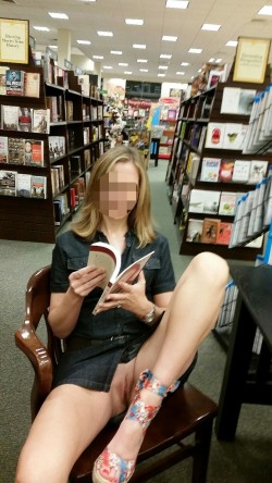How to attract horny guys at the bookstore