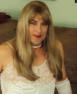 Sissy Phyllis Craves Exposure