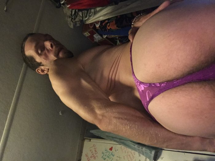 Musclefag who loves sissy panties