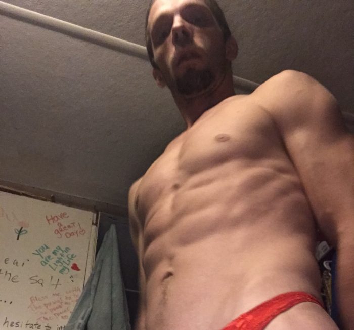 Musclefag who loves sissy panties