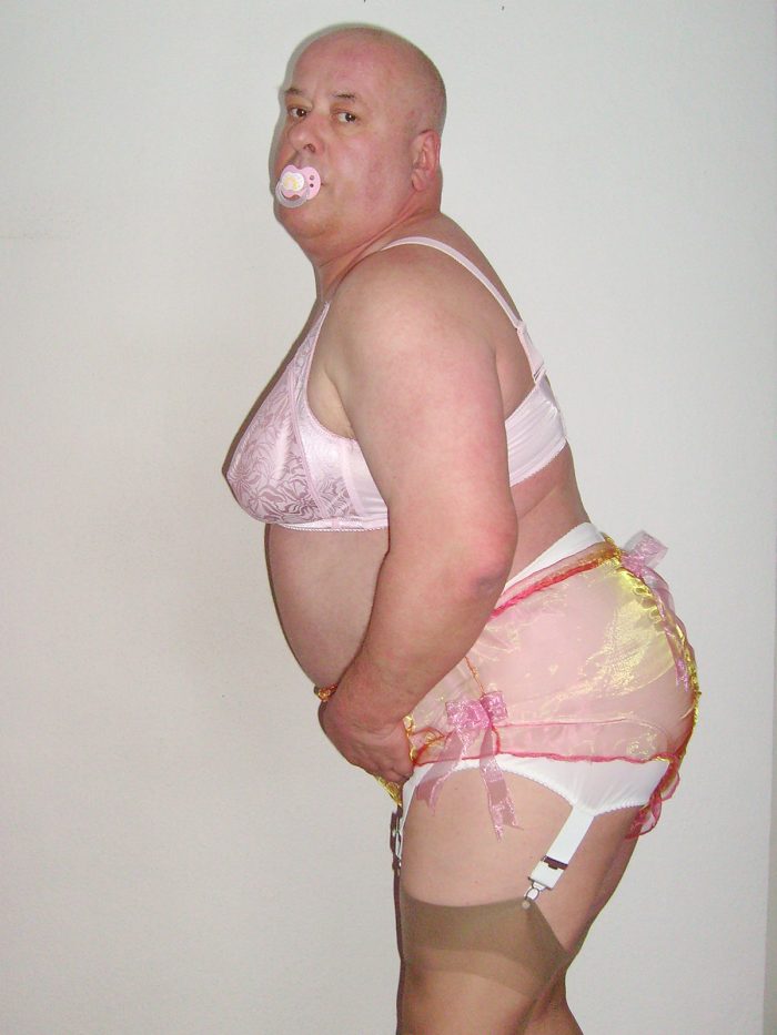 Posings as a fat effeminate sissy