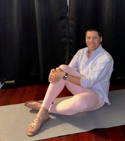 Cute pink leggings and adorable sandals… Perfect for going to yoga class at home