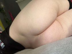 My girlfriends thick ass 😋