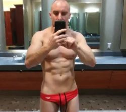 Gay muscle worship master flexes on webcam