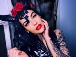 Devious Halloween Succubus Streaming Live