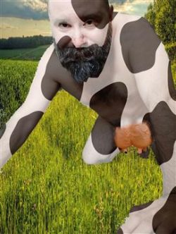 Kinkycubangel angelo rodriguez with his man tits or udders also eats grass like a cow