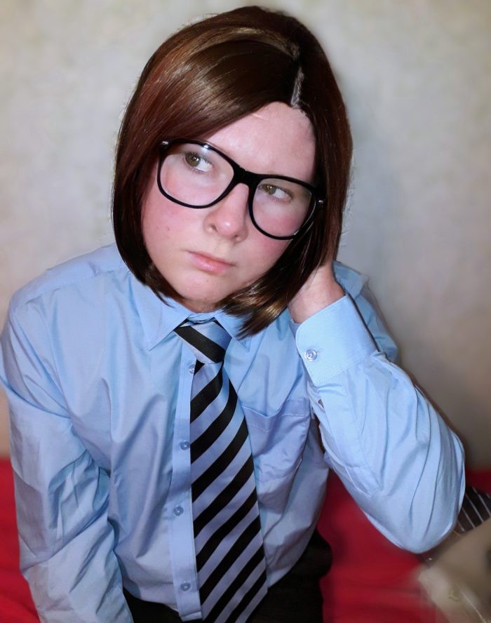 A sissy school girl who wants to be famous