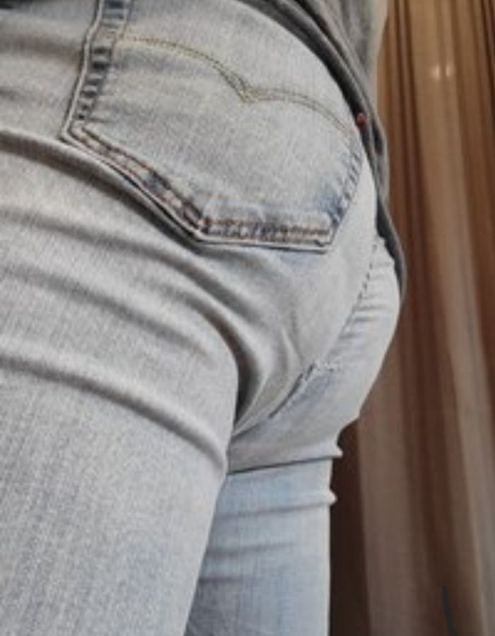 Slut jeans ill wear to get your eye contact.Then get punished for teasing.