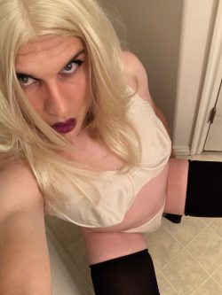 SISSY CUM SLUT